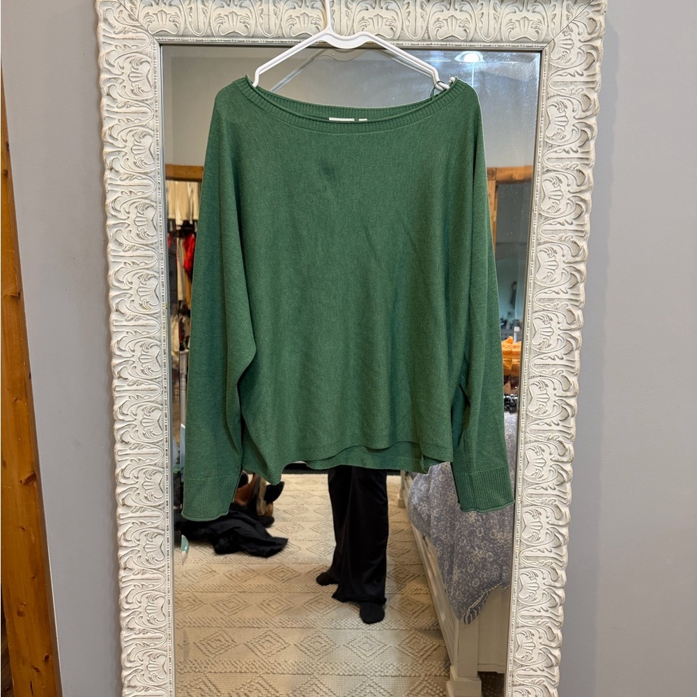 Cyrus Forest Green Women's Crew Neck Sweater